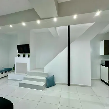 Four Seasons - The White Queen House 펜션 크리오피지