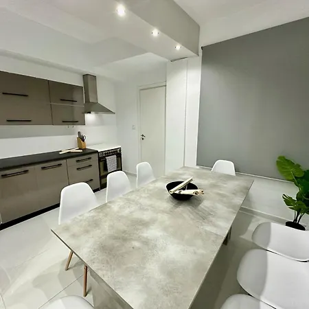 Ferienhaus Four Seasons - The White Queen House