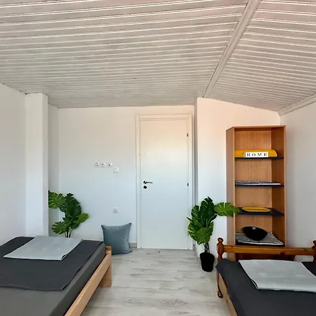 Four Seasons - The White Queen House *