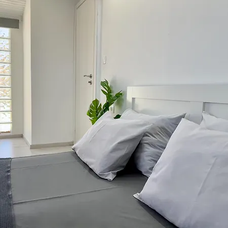 Four Seasons - The White Queen House