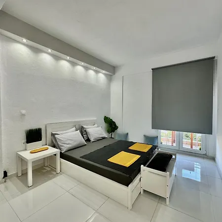 Four Seasons - The White Queen House Ferienhaus Kriopigi