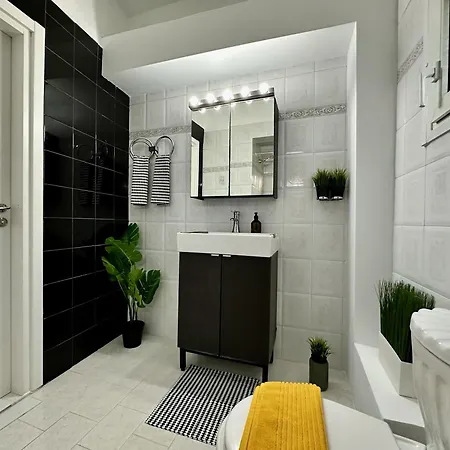 Four Seasons - The White Queen House