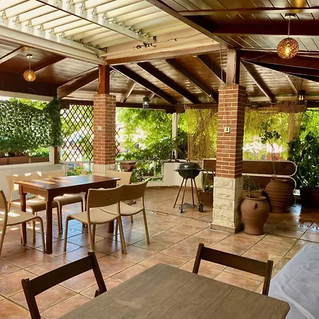 Four Seasons - The White Queen House * Kriopigi