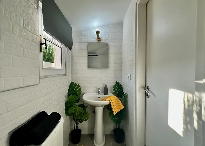 度假居 Four Seasons - The White Queen House