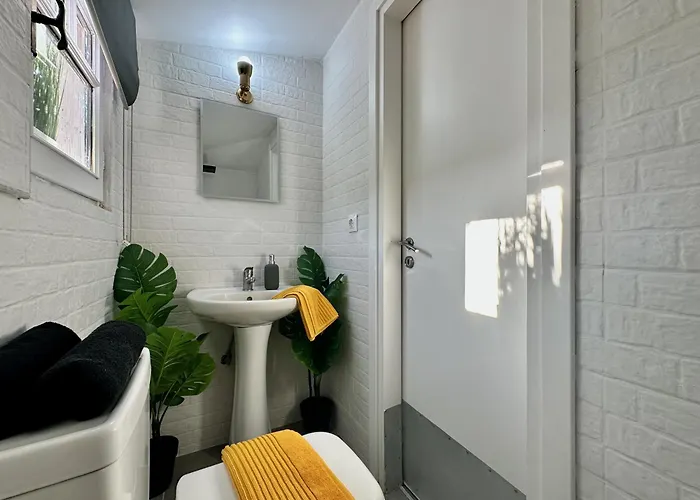 Four Seasons - The White Queen House 度假居 *