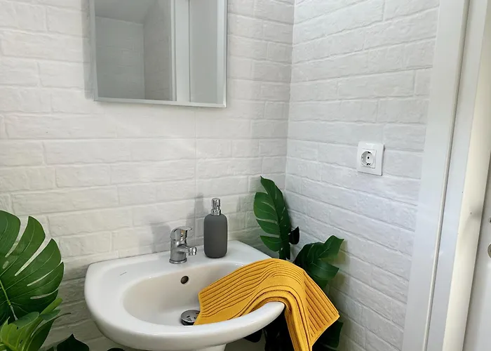 度假居 Four Seasons - The White Queen House *