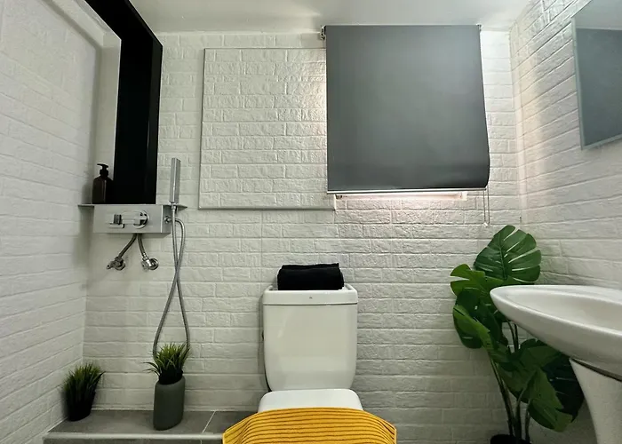 度假居 Four Seasons - The White Queen House *