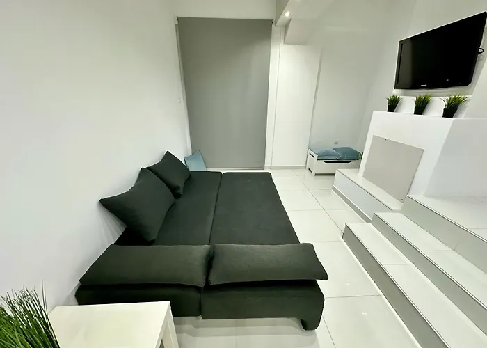 Four Seasons - The White Queen House 克里皮吉