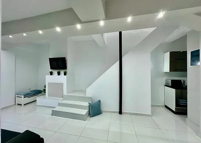 Four Seasons - The White Queen House 度假居 克里皮吉