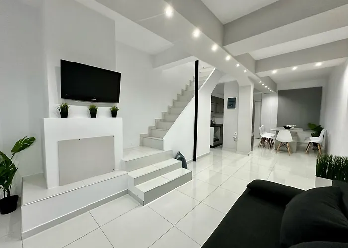 Four Seasons - The White Queen House 度假居