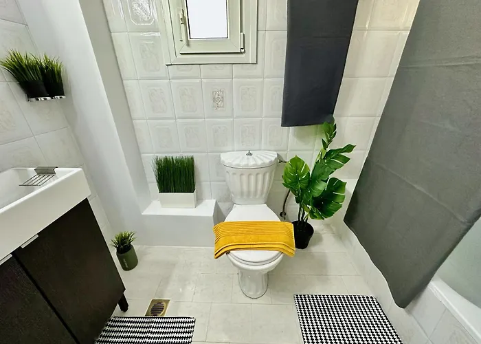 Four Seasons - The White Queen House 克里皮吉