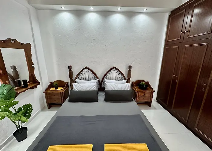 Four Seasons - The White Queen House 度假居