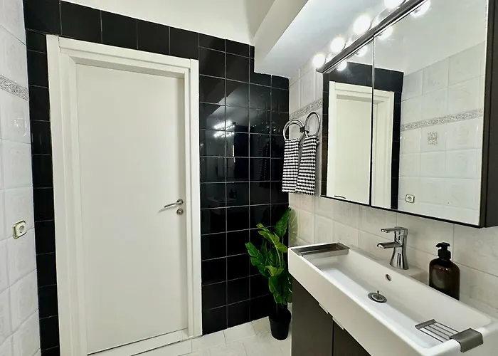 度假居 Four Seasons - The White Queen House