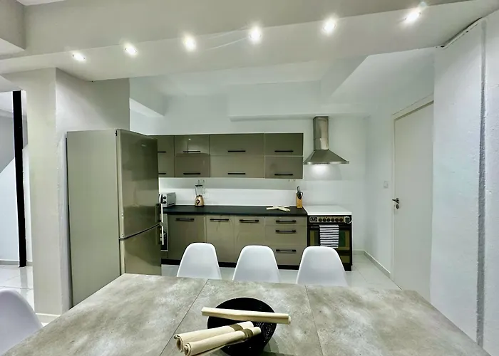 Four Seasons - The White Queen House 度假居 克里皮吉