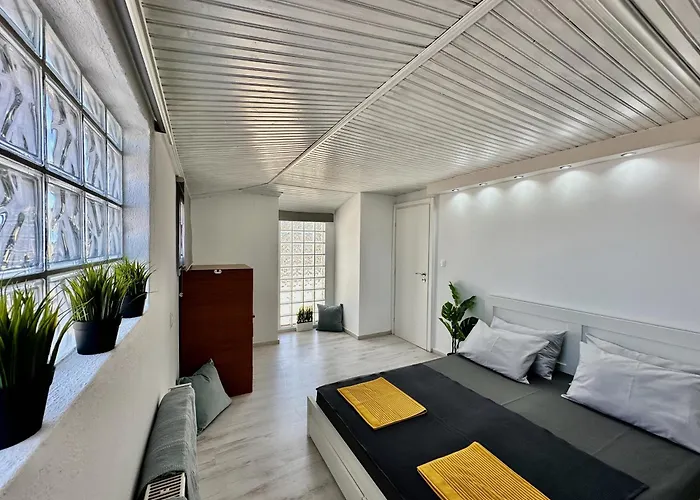 Four Seasons - The White Queen House 度假居