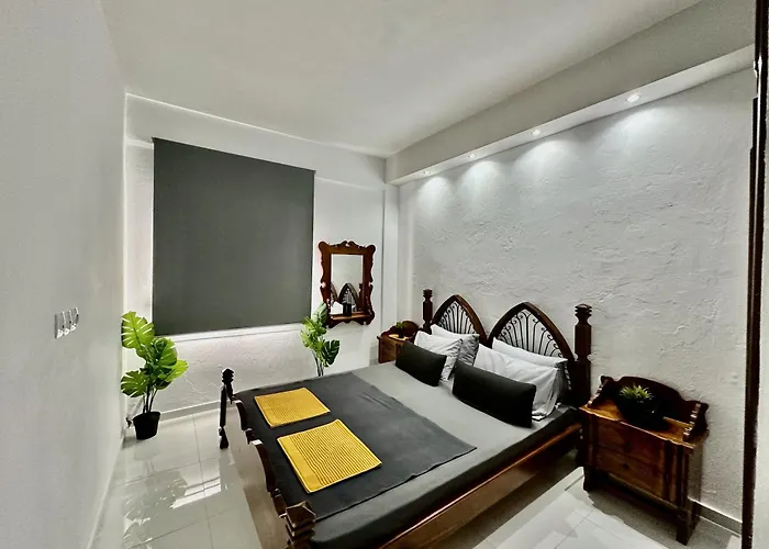 Four Seasons - The White Queen House 克里皮吉