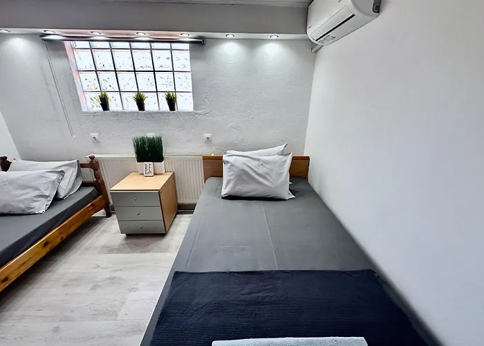 Four Seasons - The White Queen House 度假居