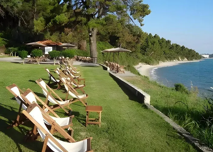 Four Seasons - The White Queen House *