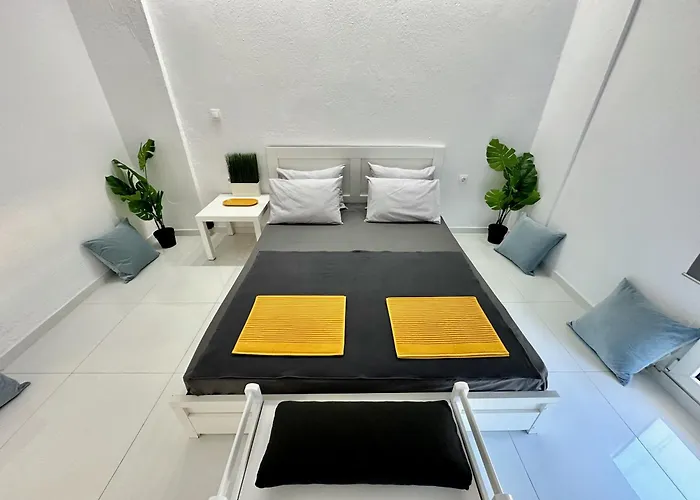 Four Seasons - The White Queen House Κρυοπηγή