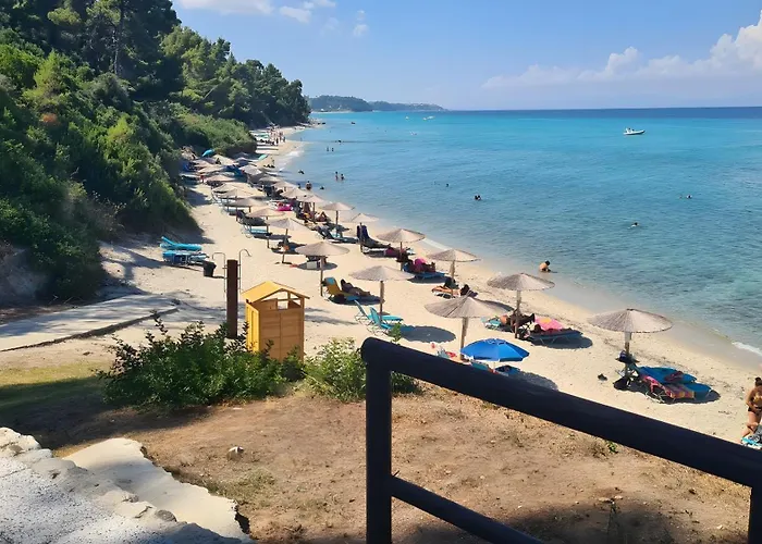 Four Seasons - The White Queen House